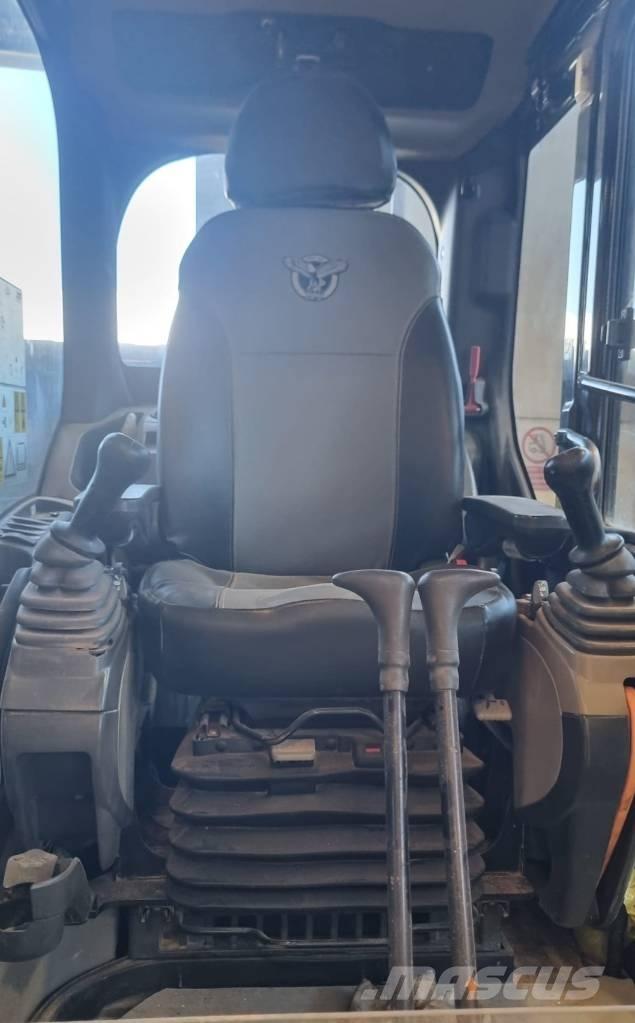 CASE CX 210 D Εκσκαφείς με ερπύστριες