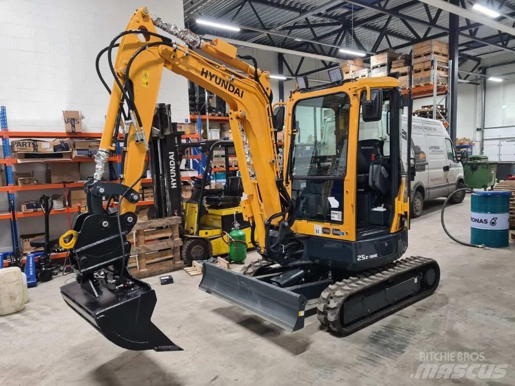 Hyundai R25-9AK Εκσκαφάκι (διαβολάκι) < 7t