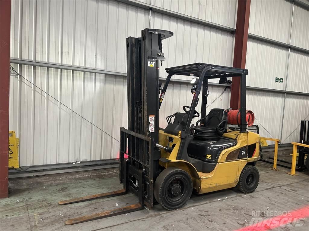 CAT GP25NT Περονοφόρα ανυψωτικά κλαρκ με φυσικό αέριο LPG