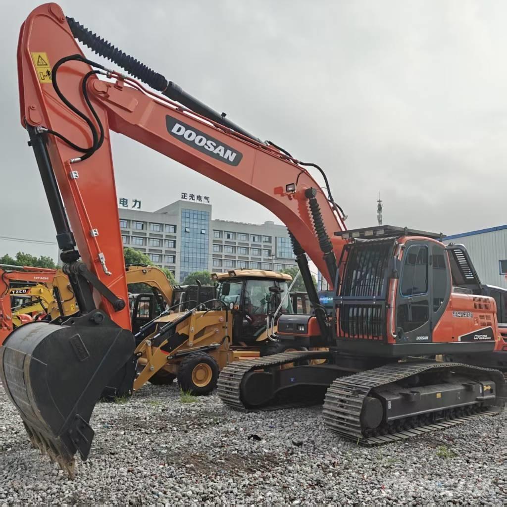 Doosan DX 225 LCA Εκσκαφείς με ερπύστριες