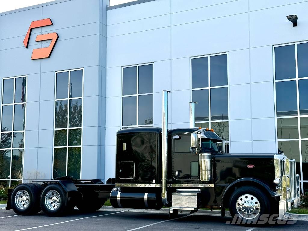 Peterbilt 389 PRIDE Τράκτορες