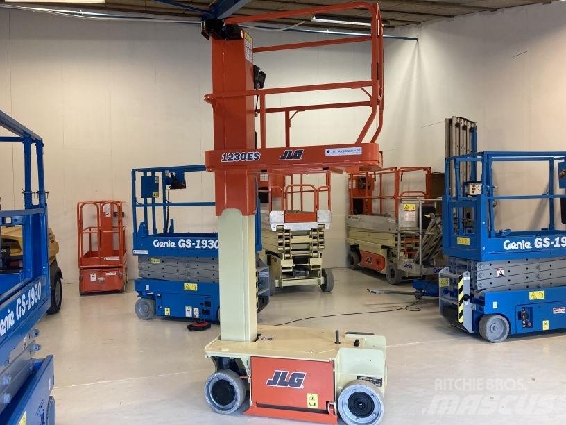 JLG 1230 ES Ανυψωτήρες με κατακόρυφους πυλώνες