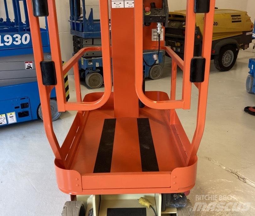 JLG 1230 ES Ανυψωτήρες με κατακόρυφους πυλώνες