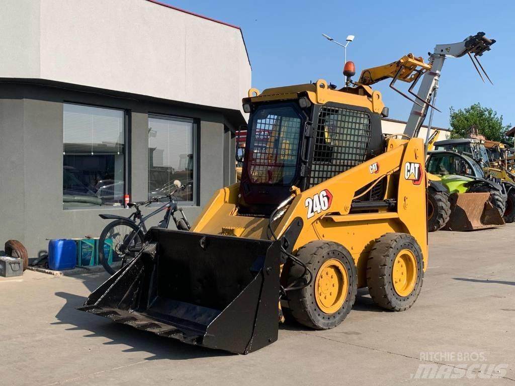 CAT 246 Φορτωτάκια