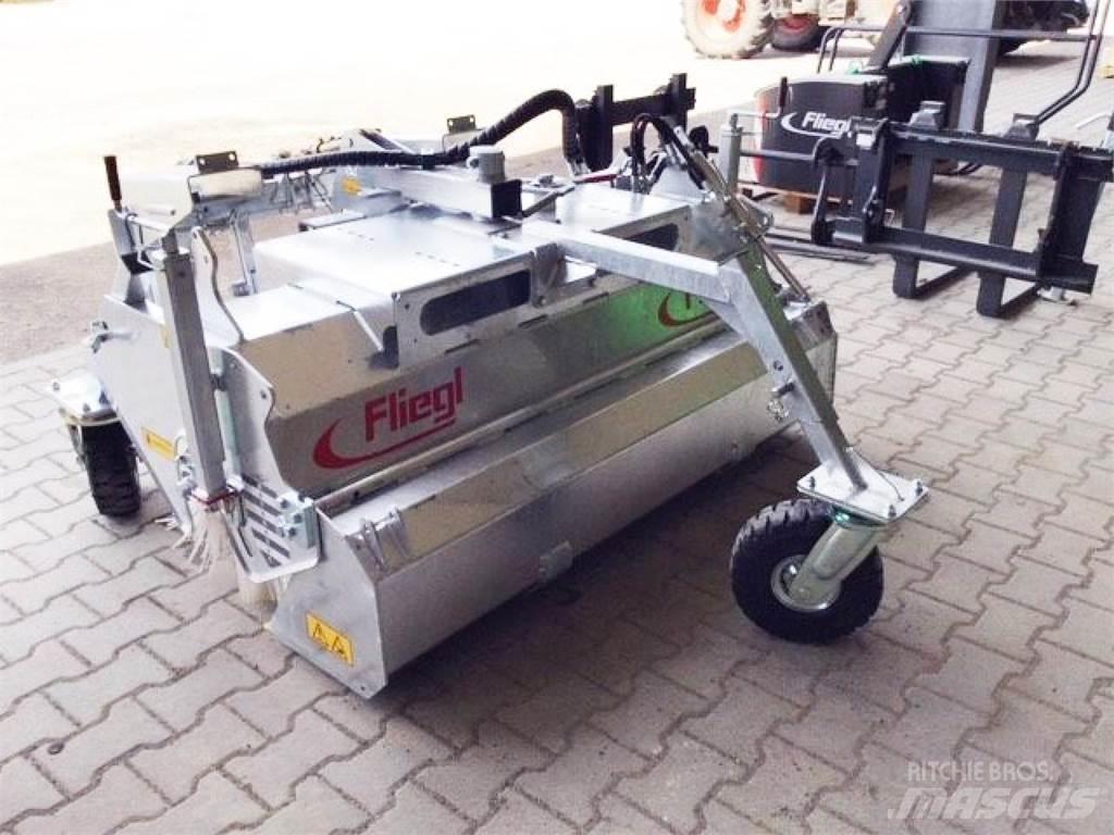 Fliegl Typ 500 Σκούπες