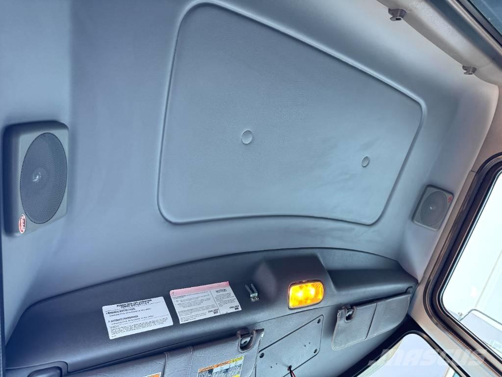 Peterbilt 348 Φορτηγά Ανατροπή