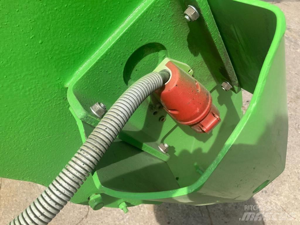 Sennebogen 825 Βιομηχανικά μηχανήματα διαχείρισης αποβλήτων