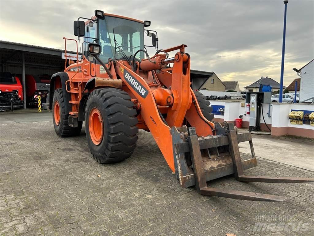 Doosan DL 300 Φορτωτές με λάστιχα (Τροχοφόροι)