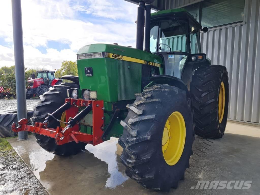 John Deere 4255 Τρακτέρ