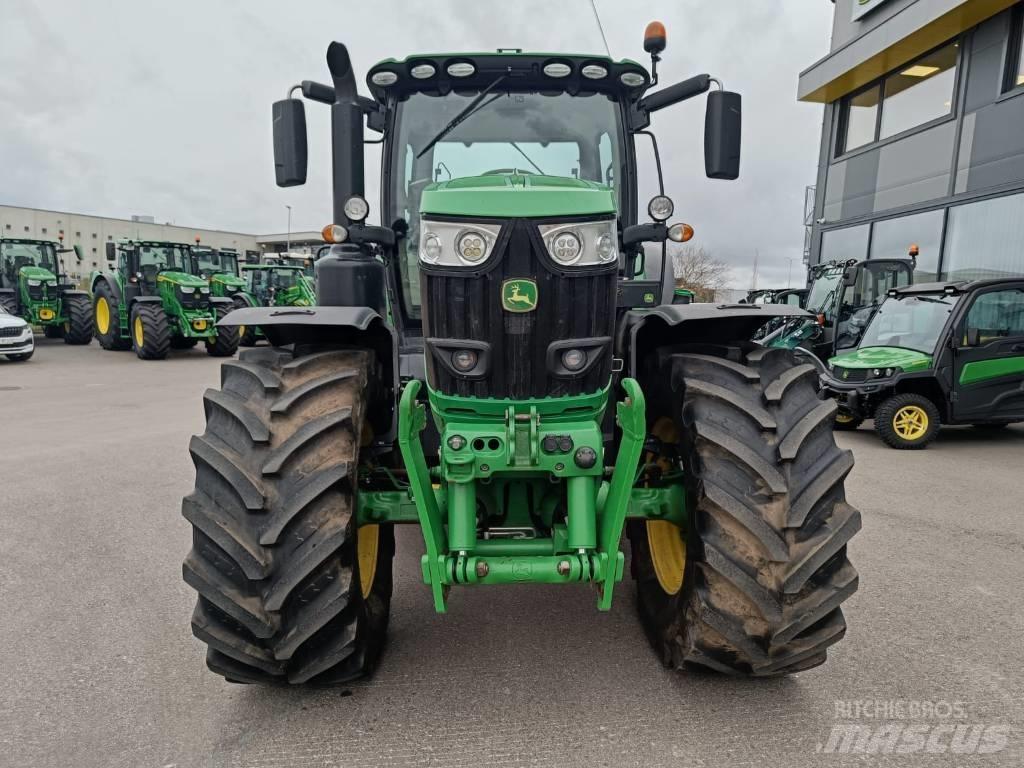John Deere 6215 R Τρακτέρ