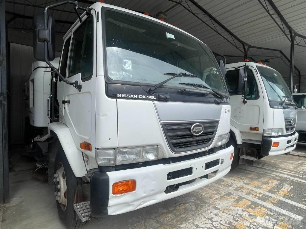 UD 3300 Φορτηγά σκούπες