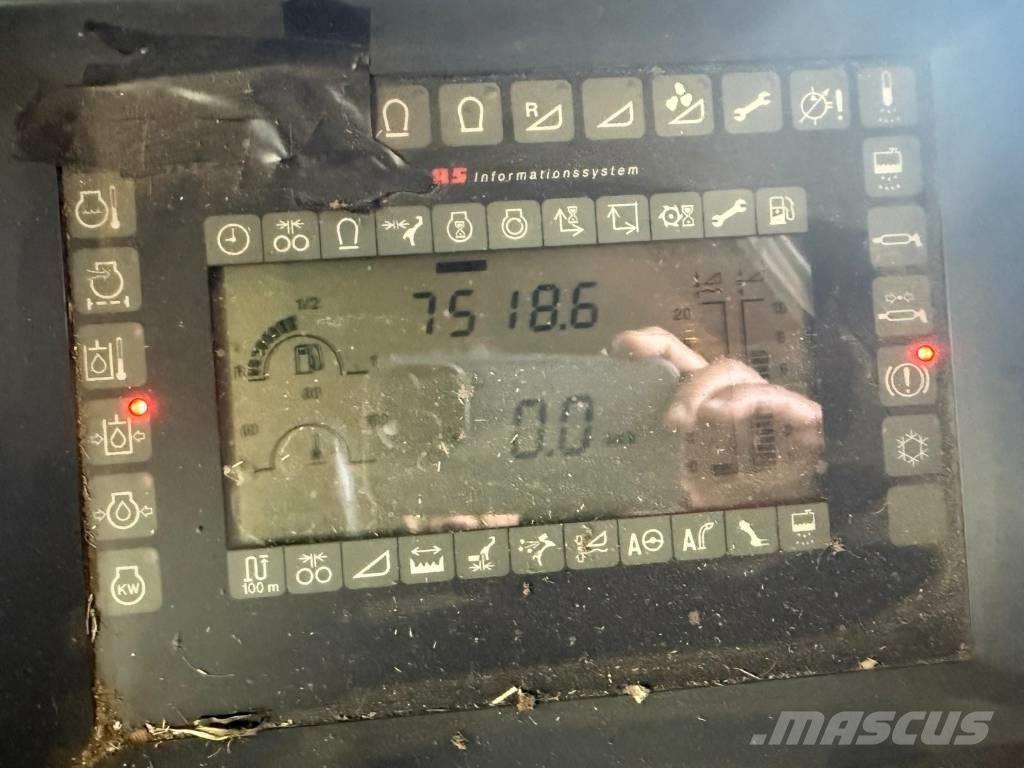 CLAAS Jaguar 900 Θεριζοαλωνιστικές μηχανές