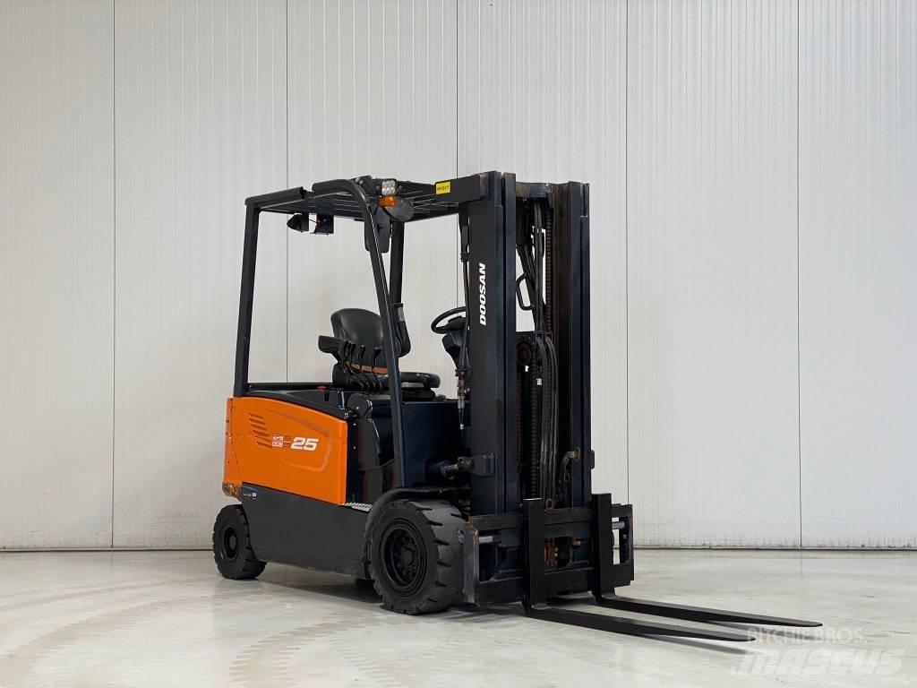 Doosan B25X-7 Ηλεκτρικά περονοφόρα ανυψωτικά κλαρκ