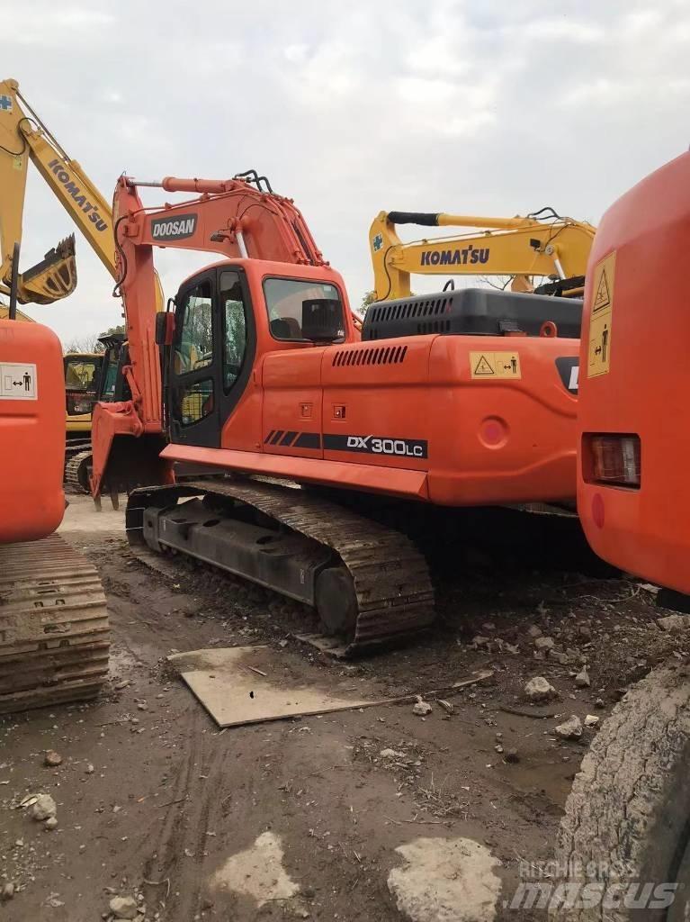 Doosan DX 300 Εκσκαφείς με ερπύστριες