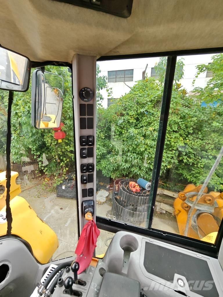 Volvo L 120 Φορτωτές με λάστιχα (Τροχοφόροι)