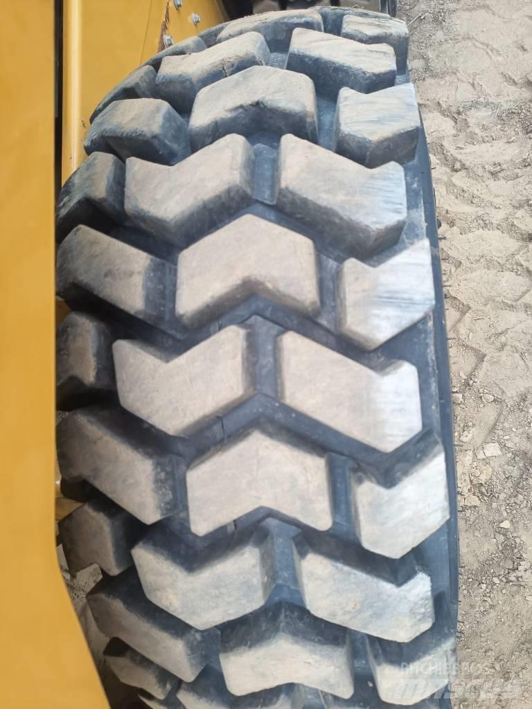 CAT 262 D XPS Φορτωτάκια