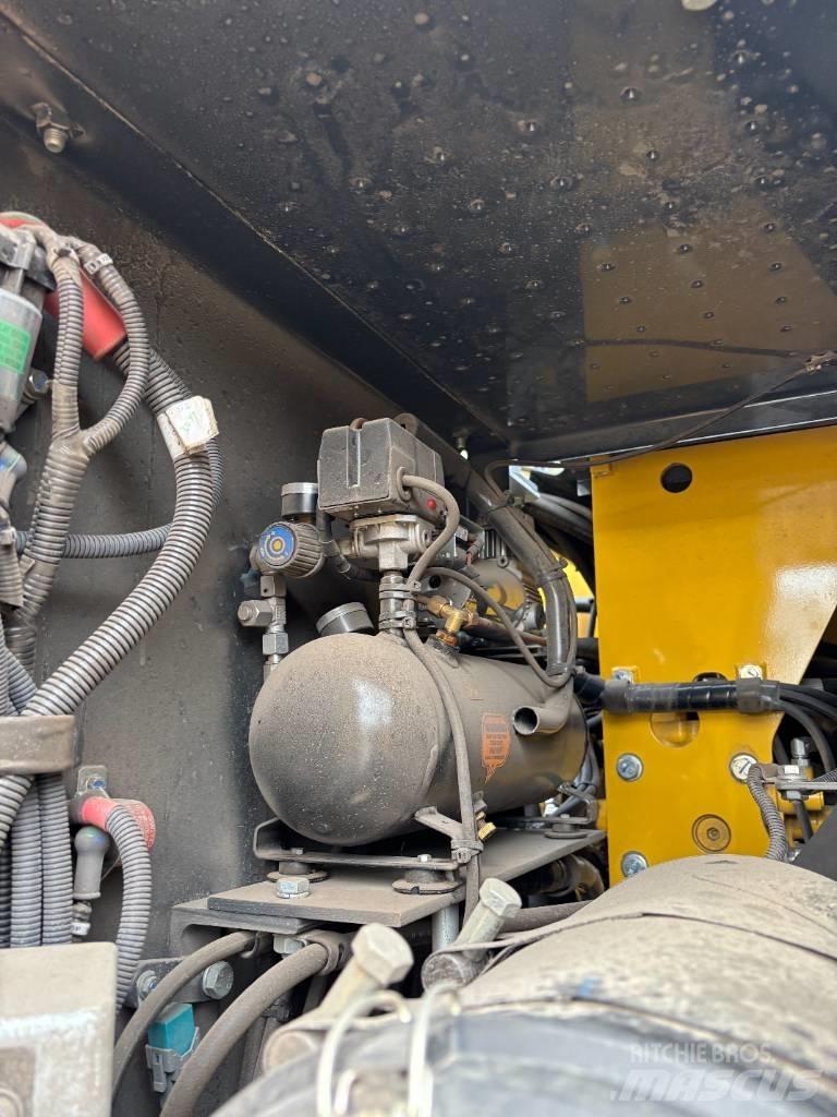 Komatsu PW180-11 Εκσκαφείς με τροχούς - λάστιχα