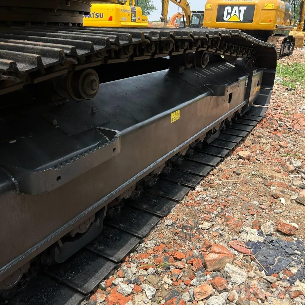 Komatsu 240-8 Εκσκαφείς με ερπύστριες