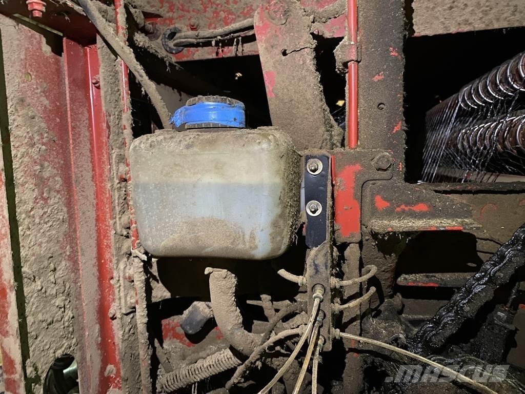 Case IH RBX 452 Πρέσες κυλινδρικών δεμάτων