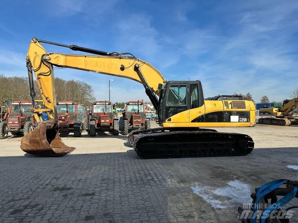 CAT 325DL Εκσκαφείς με ερπύστριες