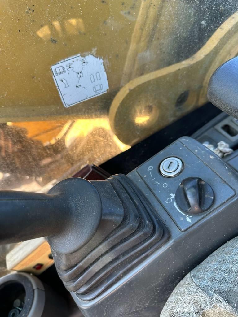 CAT 325DL Εκσκαφείς με ερπύστριες