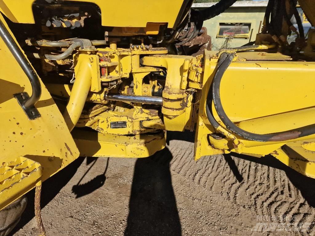 CAT 725 Σπαστό Dump Truck ADT
