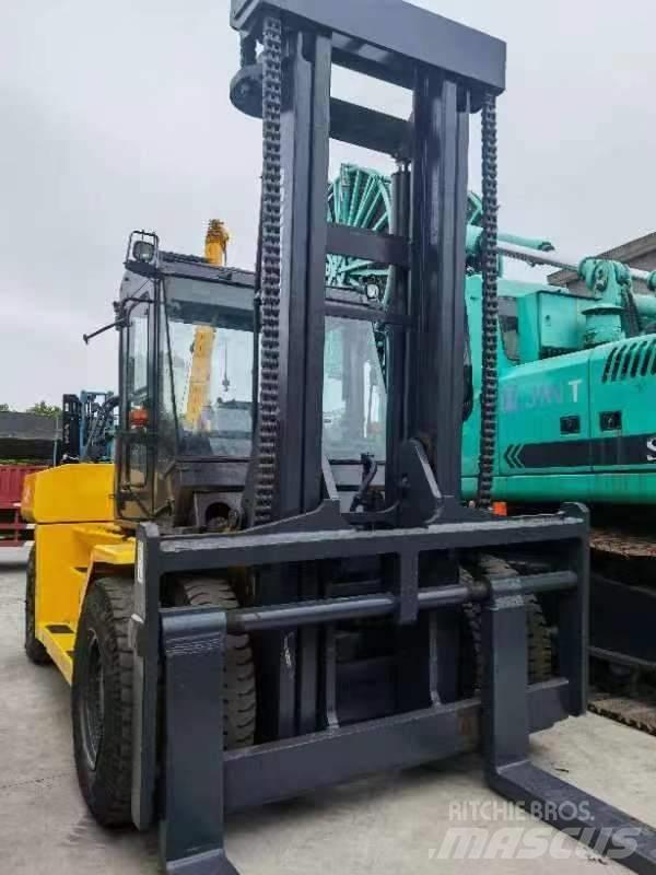 Komatsu FD 160 Πετρελαιοκίνητα Κλαρκ