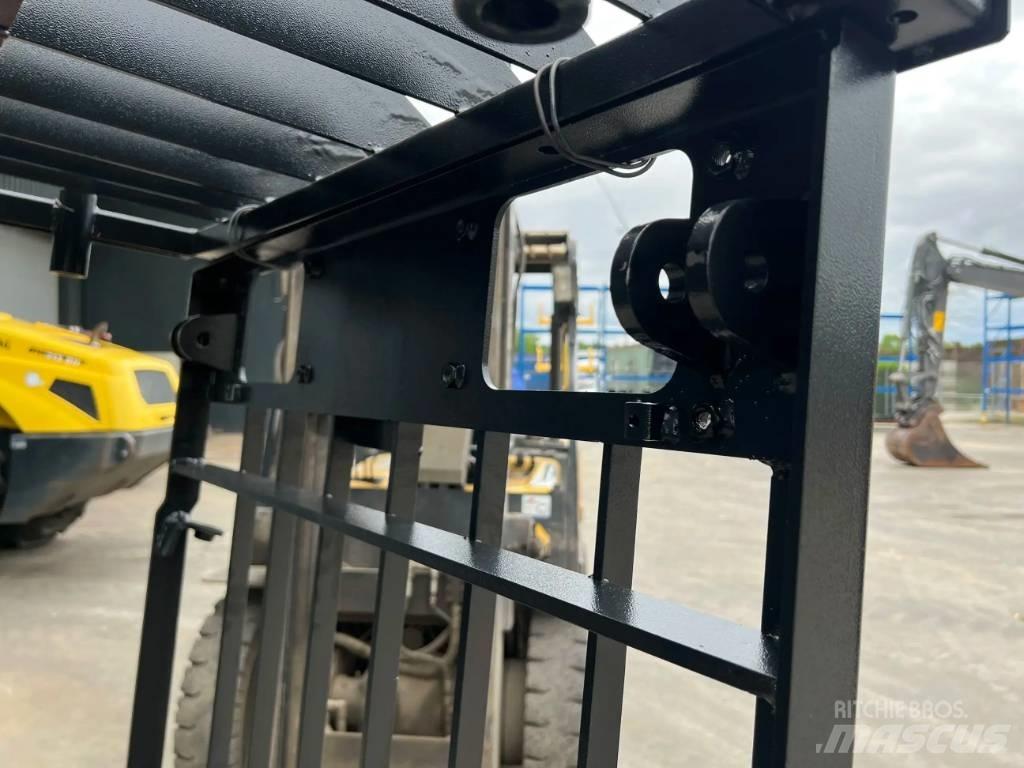 CAT 323D Guard Καμπίνες και εσωτερικό