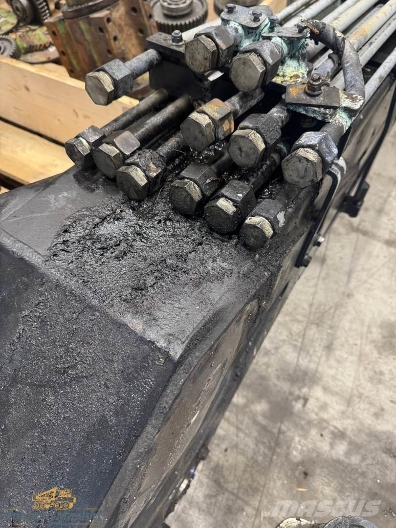 Komatsu 130F Γερανοί προωθητικοί