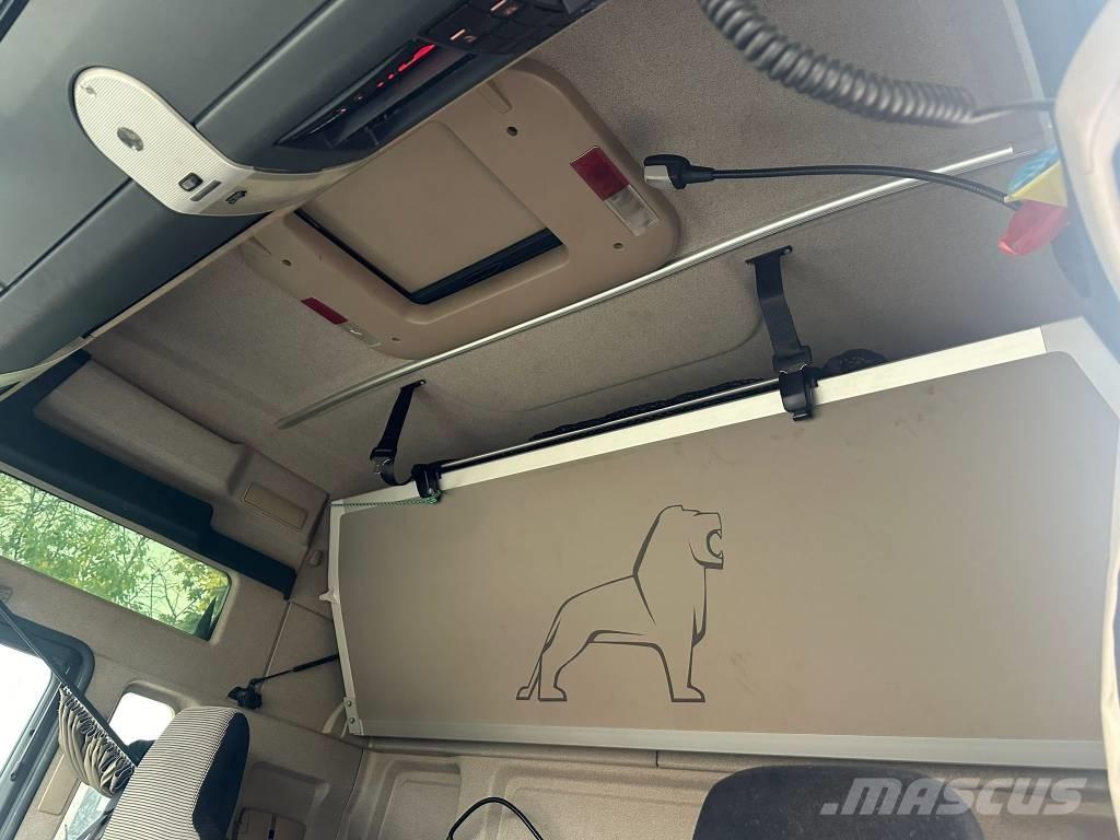 MAN TGX 33.500 Φορτηγά μεταφοράς δασικών μηχανημάτων