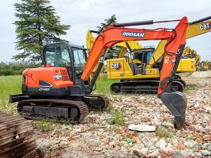 Doosan DX 60 Εκσκαφείς με ερπύστριες