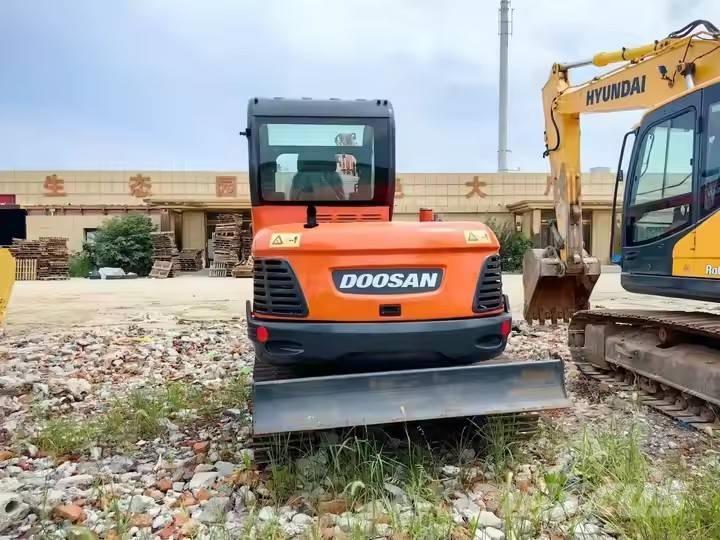 Doosan DX 60 Εκσκαφείς με ερπύστριες