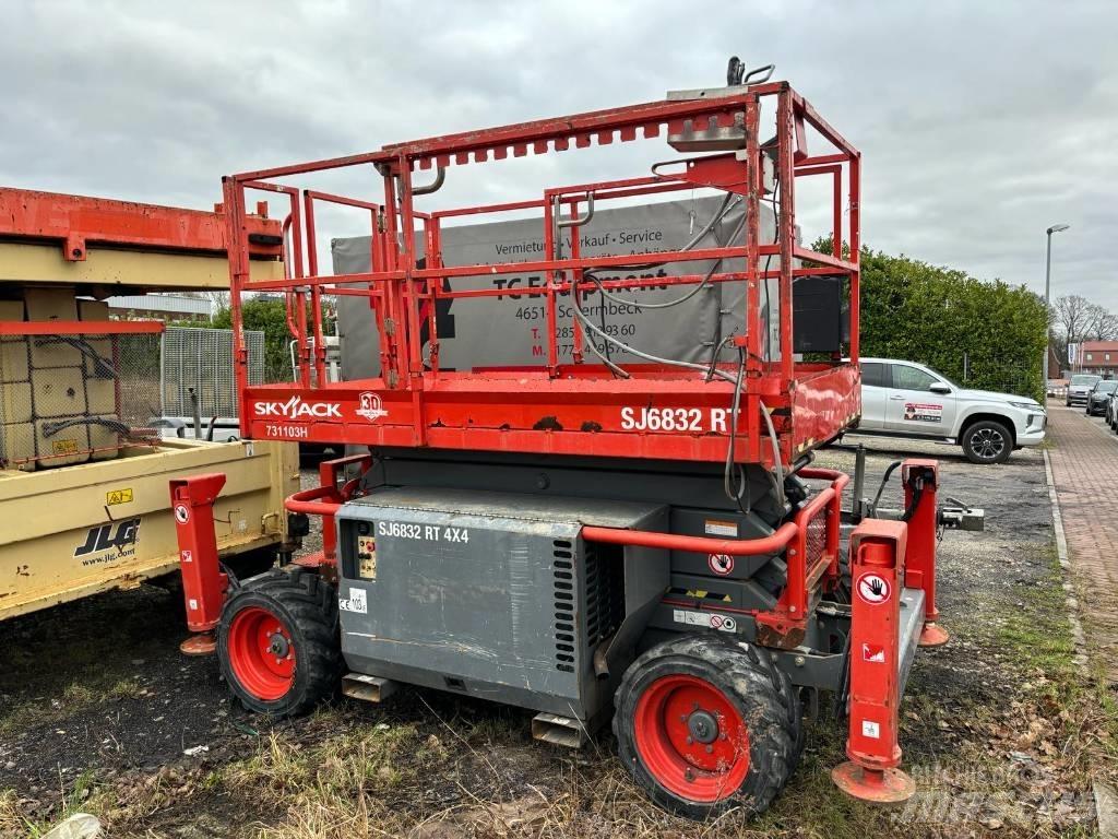SkyJack SJ 6832 RT Ανυψωτήρες ψαλιδωτής άρθρωσης