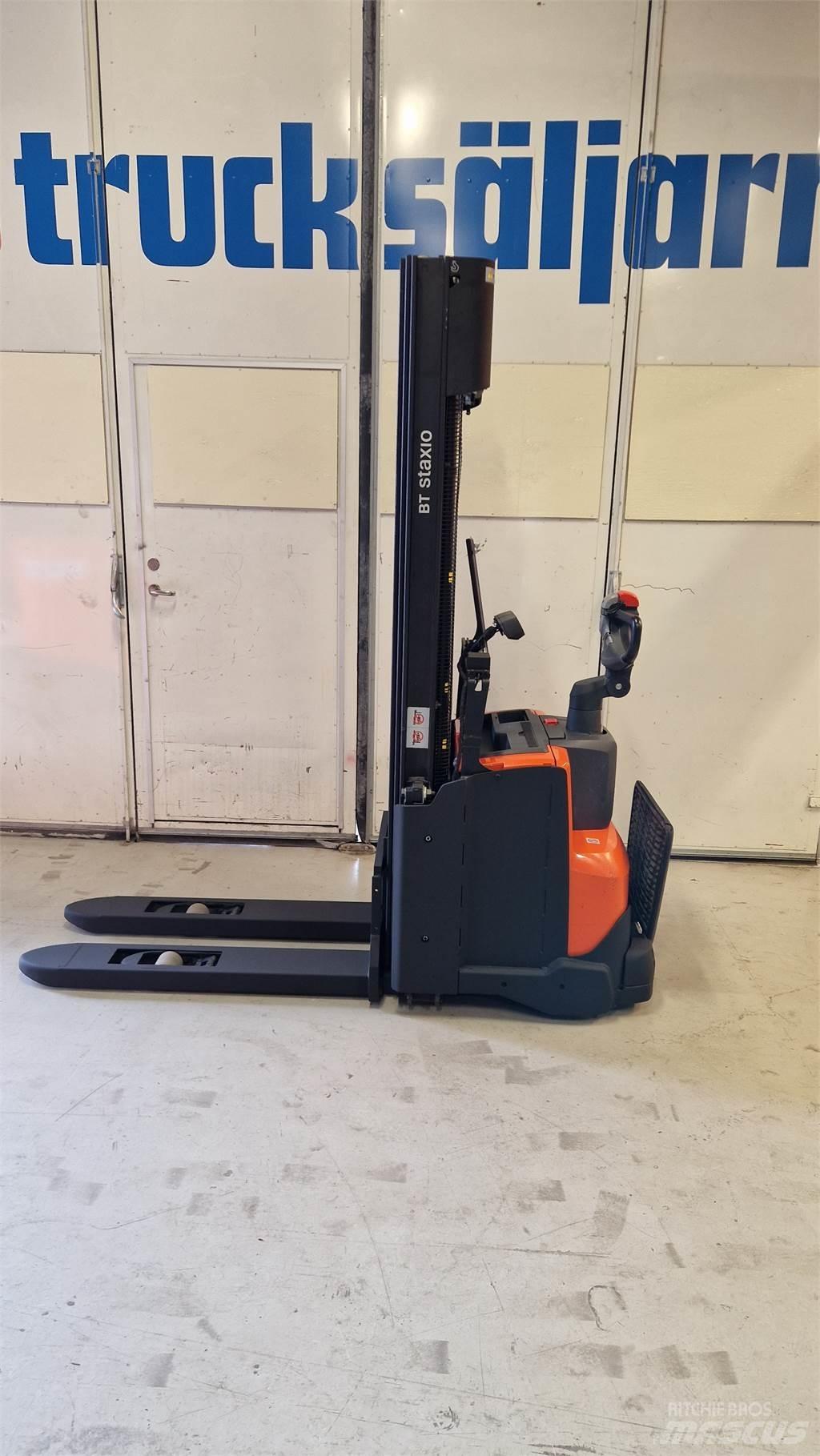 Toyota SWE140L Παλετοφόρα πεζού χειριστή με ιστό