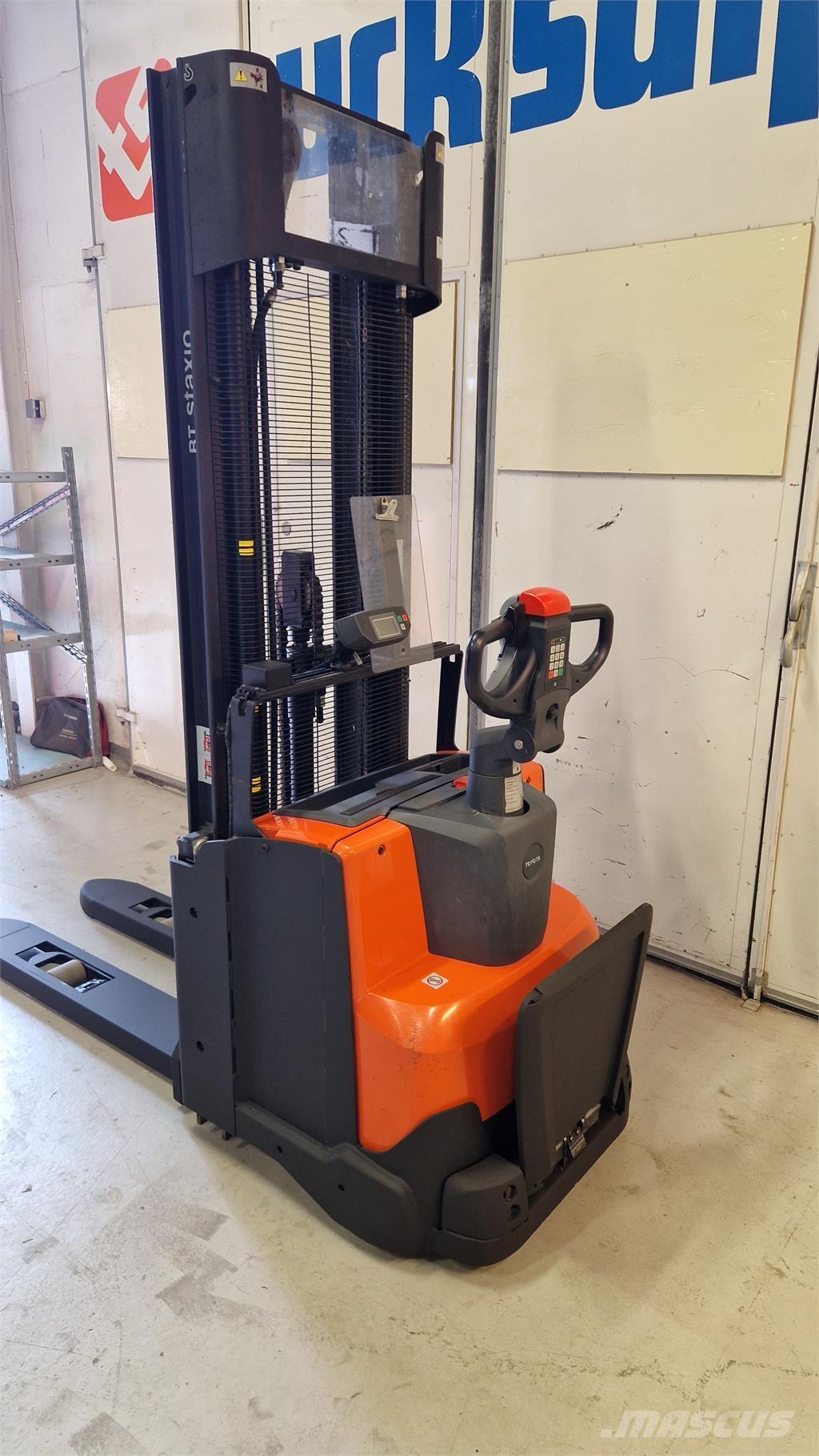 Toyota SWE140L Ηλεκτρικά παλετοφόρα με ιστό