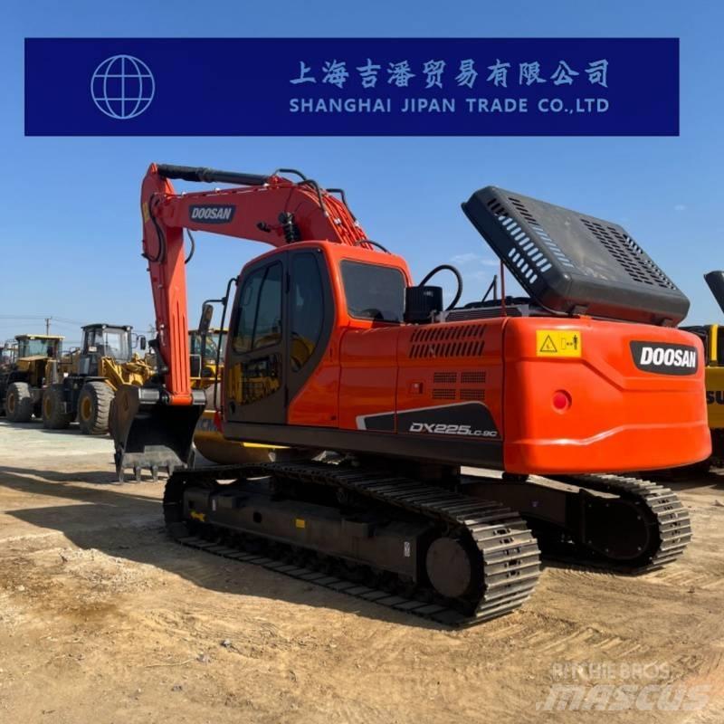Doosan DX 225 Εκσκαφείς με ερπύστριες