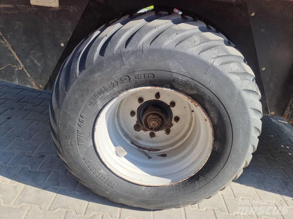 New Holland D 1210 Πρέσες τετράγωνων δεμάτων