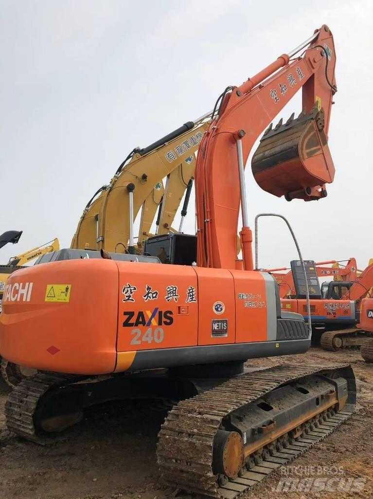 Hitachi 240 Εκσκαφείς με ερπύστριες