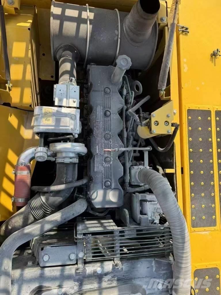 Komatsu 220-8 Εκσκαφείς με ερπύστριες