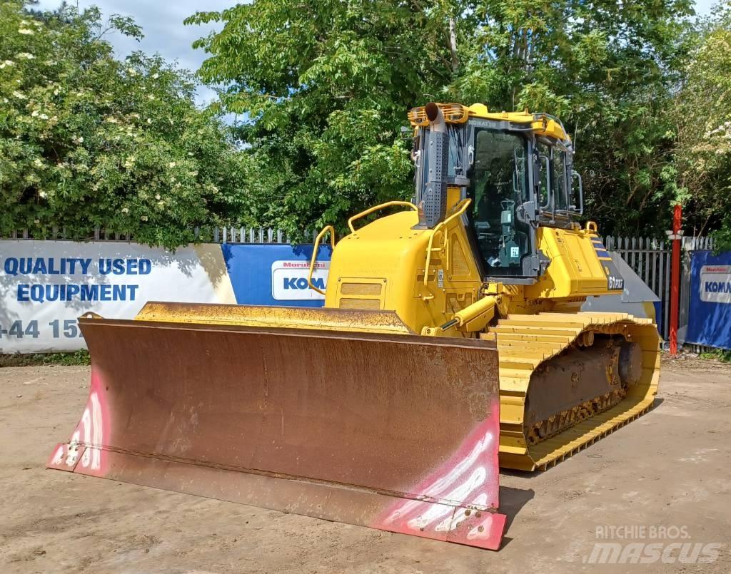 Komatsu D61PXi-24E0 Μπουλντόζες με ερπύστριες