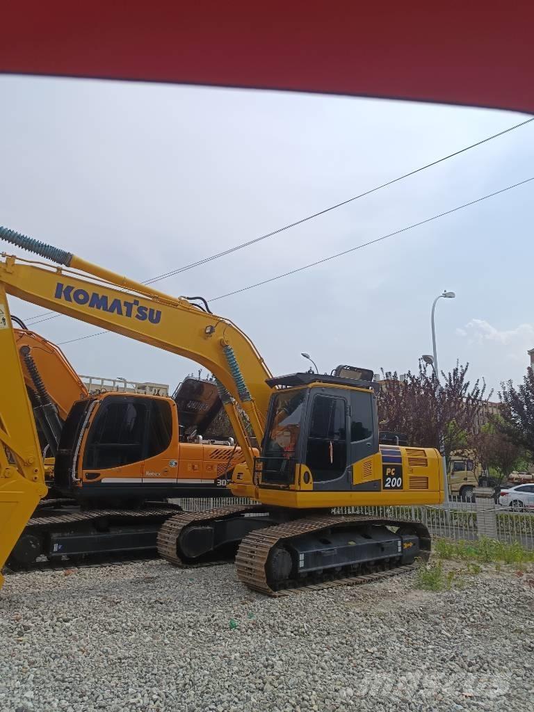 Komatsu PC 200 Εκσκαφείς με ερπύστριες