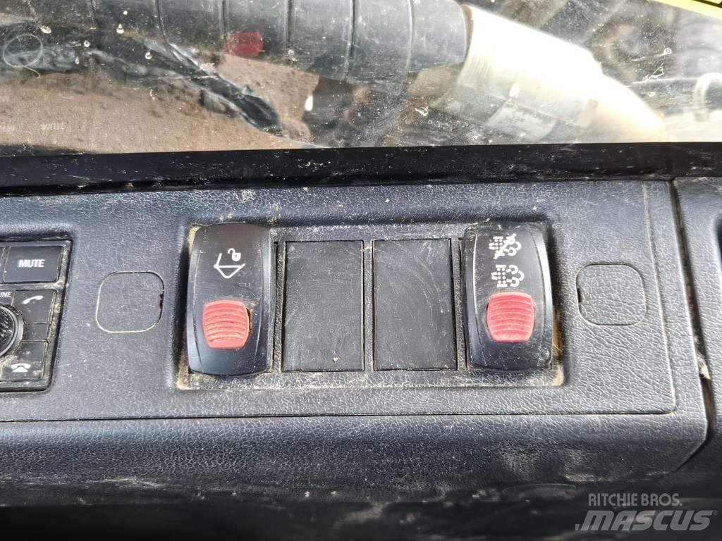 Hyundai HX 220 L Εκσκαφείς με ερπύστριες