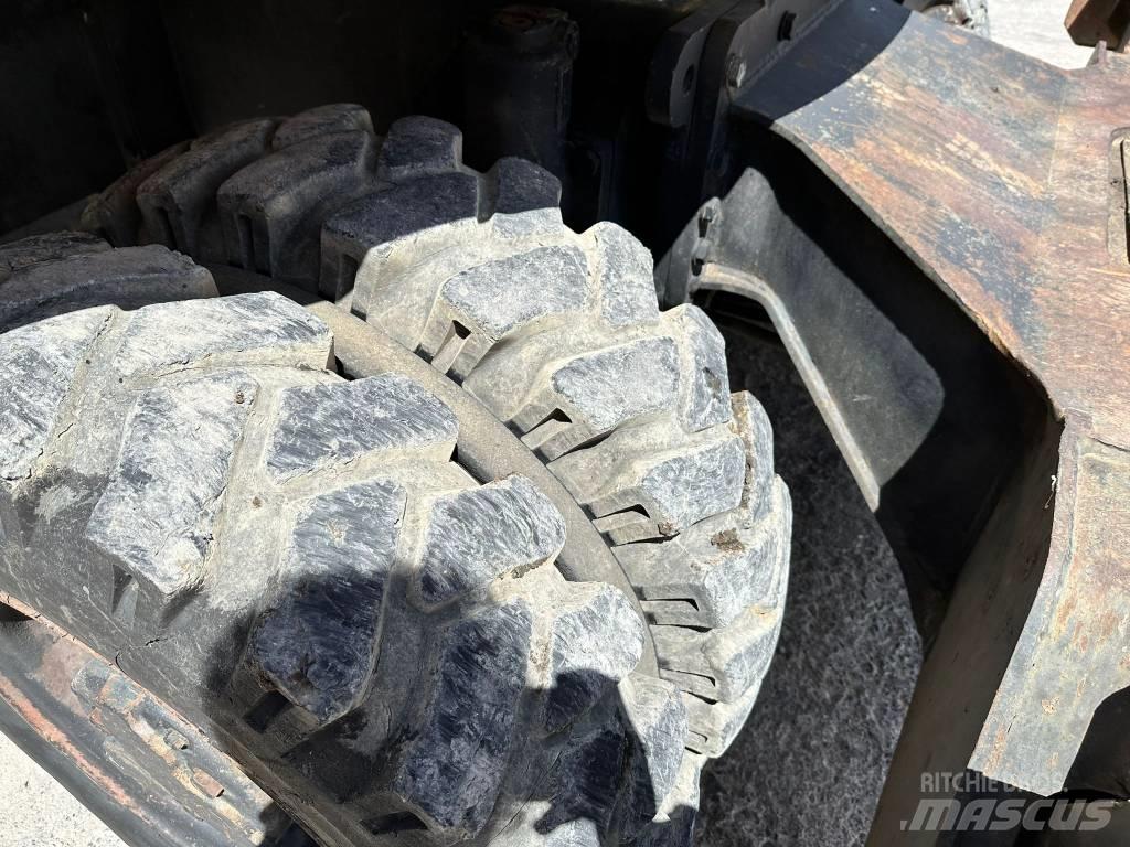 Komatsu PW130 ES-6K Εκσκαφείς με τροχούς - λάστιχα