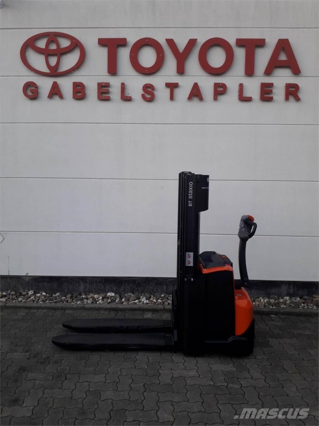Toyota SWE120 Παλετοφόρα πεζού χειριστή με ιστό