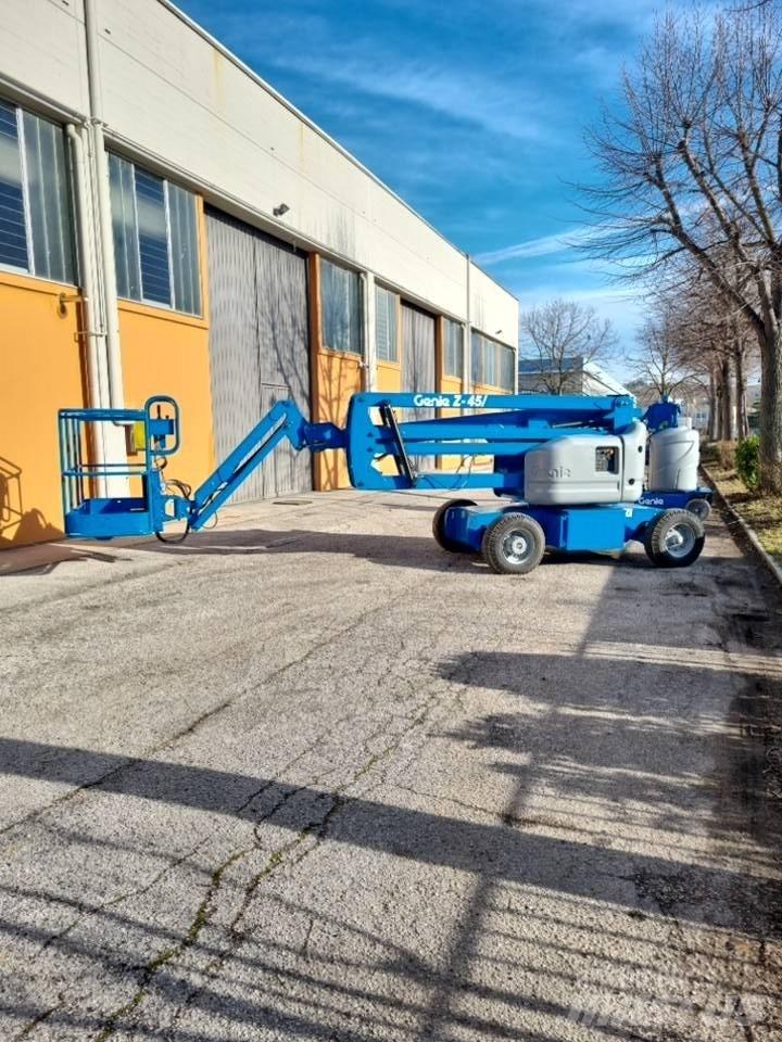 Genie Z45/25DCJ Ανυψωτήρες με αρθρωτό βραχίονα