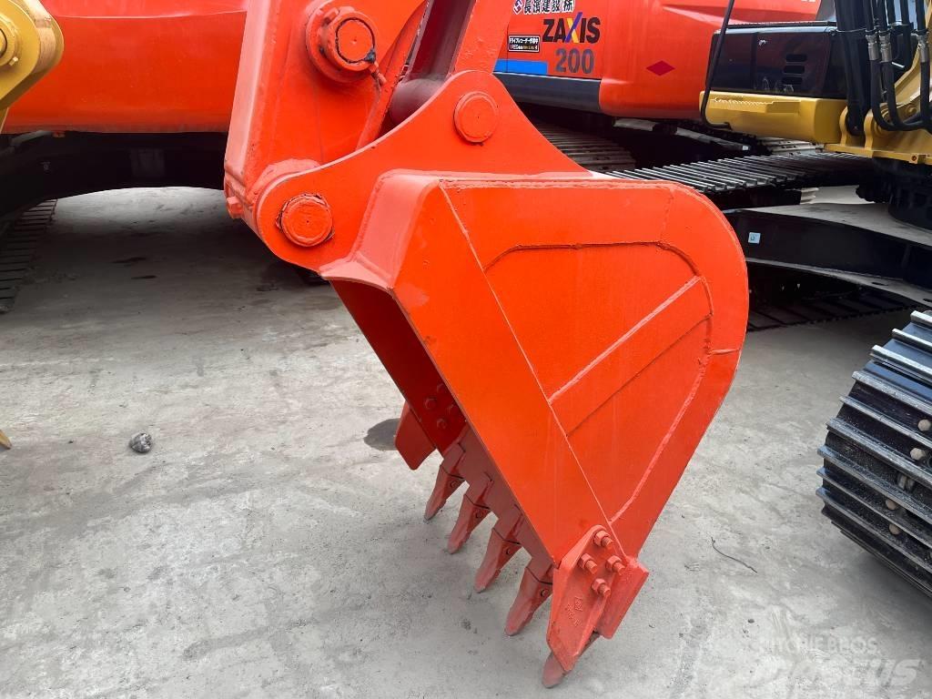 Hitachi 130 Εκσκαφείς με ερπύστριες