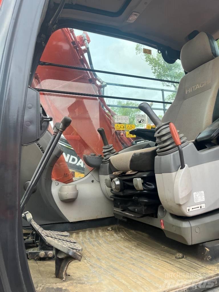 Hitachi 130 Εκσκαφείς με ερπύστριες