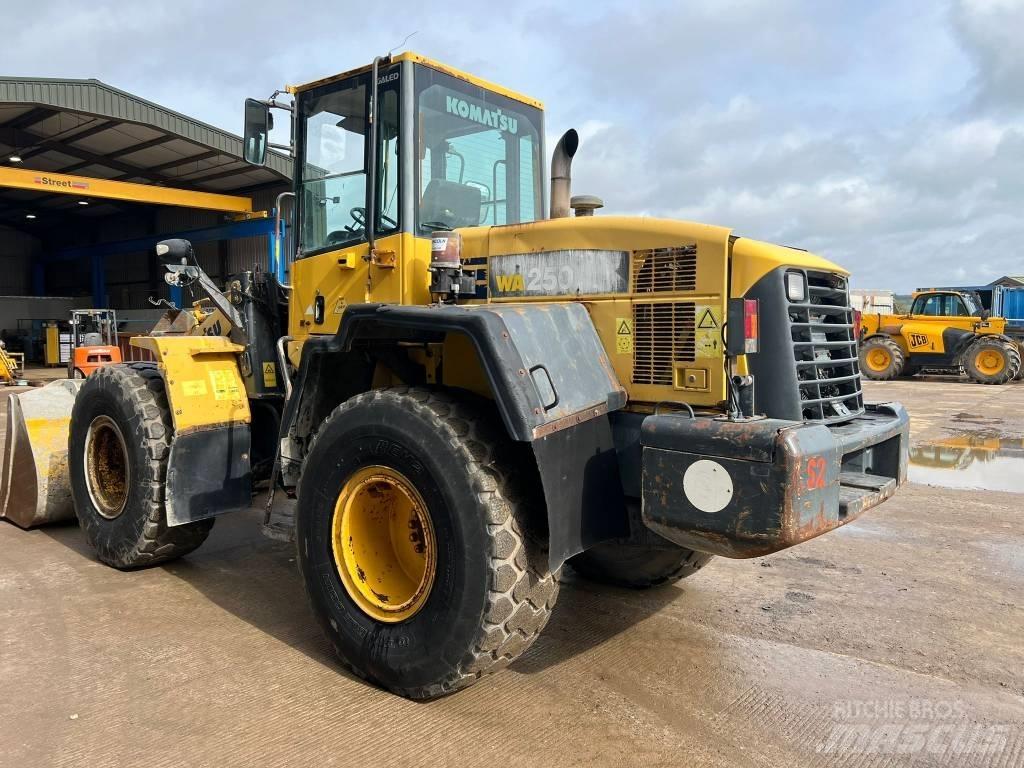 Komatsu WA 250-5H Φορτωτές με λάστιχα (Τροχοφόροι)