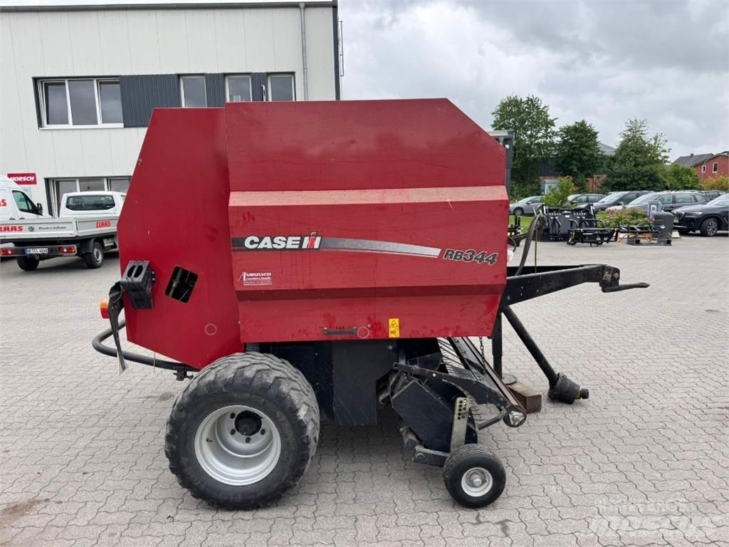 Case IH RB 344 Πρέσες κυλινδρικών δεμάτων