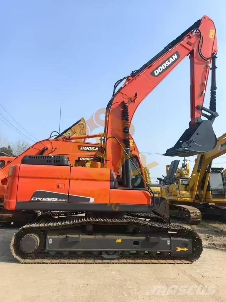 Doosan DX 225 LC Εκσκαφείς με ερπύστριες